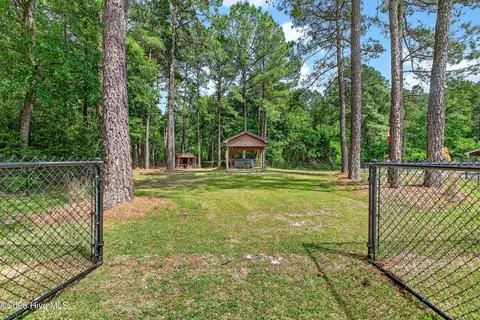 Exterior - 635 Richlands Loop Rd, Richlands, NC 28574 photo 4 of 6