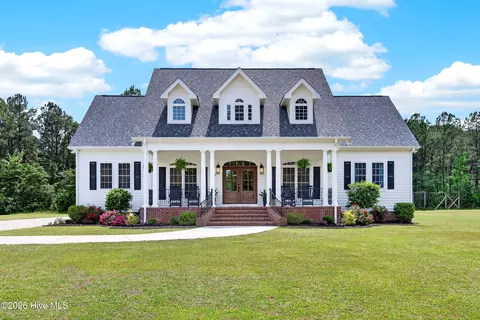 635 Richlands Loop Rd, Richlands, NC 28574