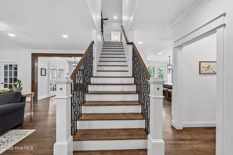 Entry Way - 635 Richlands Loop Rd, Richlands, NC 28574 photo 3 of 5