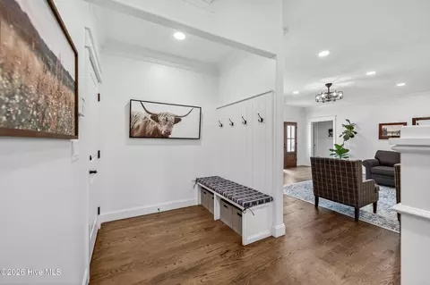 Entry Way - 635 Richlands Loop Rd, Richlands, NC 28574 photo 2 of 5