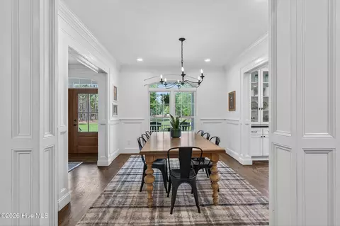 Dining - 635 Richlands Loop Rd, Richlands, NC 28574 photo 2 of 2