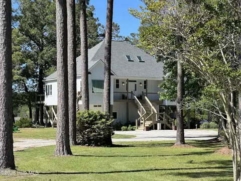 1002 Howells Rd, Grantsboro, NC 28529