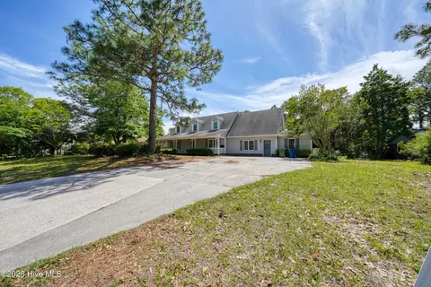 2320 Robert Hoke Rd, Wilmington, NC 28412