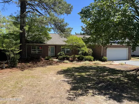 Exterior - 10 Beryl Cir, Pinehurst, NC 28374 photo 2 of 7