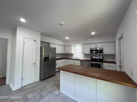 Kitchen - 10 Beryl Cir, Pinehurst, NC 28374 photo 1 of 4