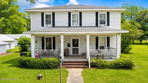 112 N College St, Atkinson, NC 28421