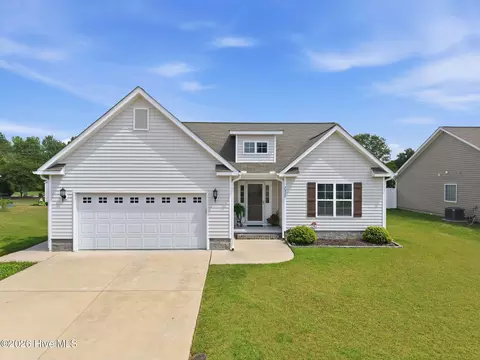 2537 Rhinestone Dr, Winterville, NC 28590