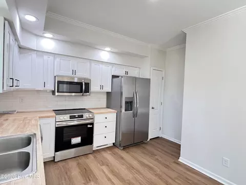 Kitchen - 568 Bald Eagle Dr, Vass, NC 28394 photo 2 of 2