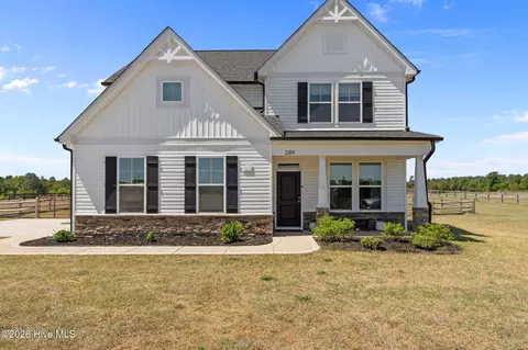 289 Rocking Horse Ln, Raeford, NC 28376