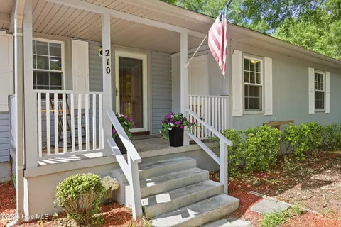 210 Rutledge Dr, Wilmington, NC 28412