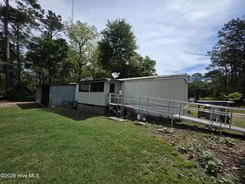977 Bozeman Rd, Wilmington, NC 28412