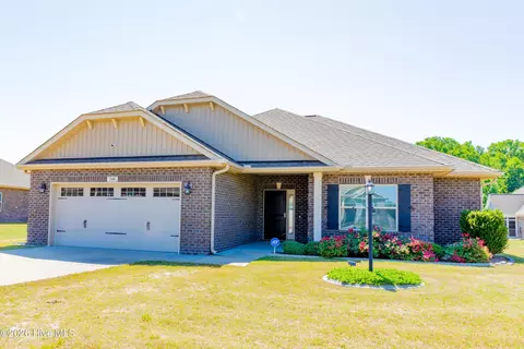 208 S Merganser Dr, Pikeville, NC 27863