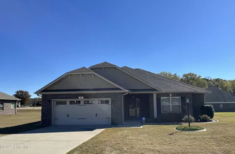 208 S Merganser Dr, Pikeville, NC 27863