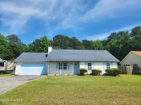 243 Parnell Rd, Hubert, NC 28539