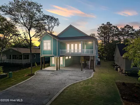 210 NE 34th St, Oak Island, NC 28465