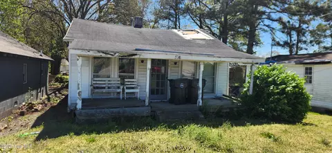 208 N Main St, Stantonsburg, NC 27883