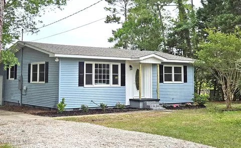 259 N Hills Dr, Southport, NC 28461