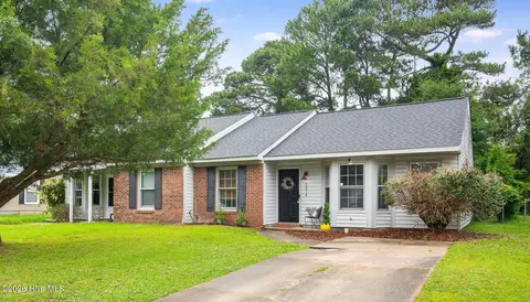 2314 Knollwood Ln, Midway Park, NC 28544