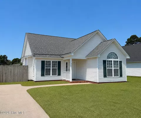 327 Johnson Ln, Winterville, NC 28590