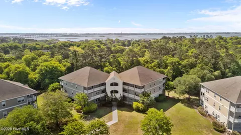 200 Lighthouse Ln #A2, Swansboro, NC 28584