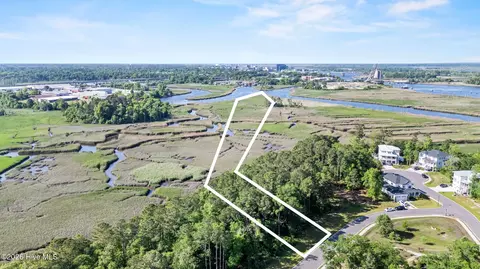 1620 Herons View Dr, Wilmington, NC 28401