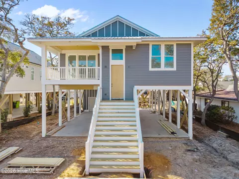 103 NE 54th St, Oak Island, NC 28465