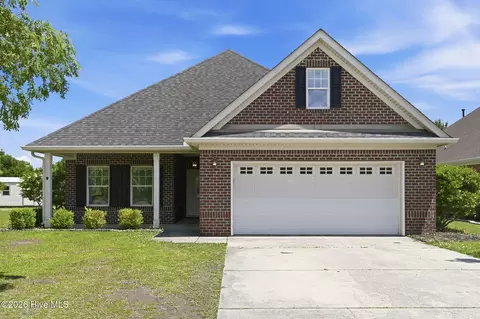 201 Silver Creek Loop, Sneads Ferry, NC 28460