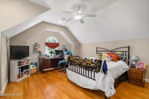 Bedroom - 152 E Winding Way, Wallace, NC 28466 photo 5 of 5