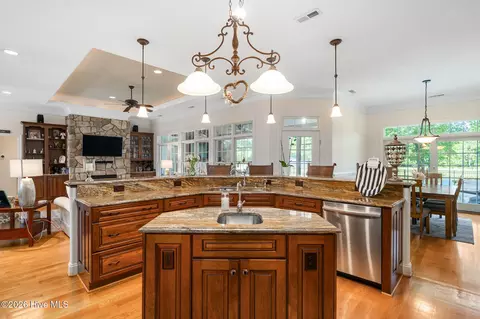 Kitchen - 152 E Winding Way, Wallace, NC 28466 photo 1 of 4