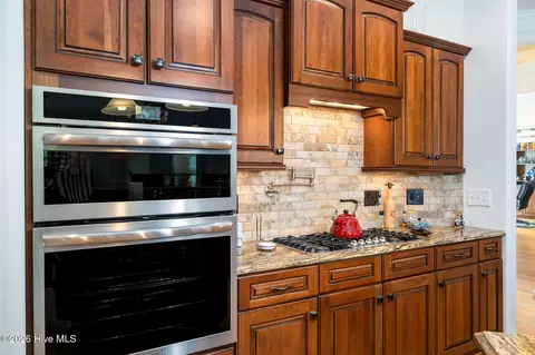 Kitchen - 152 E Winding Way, Wallace, NC 28466 photo 2 of 4
