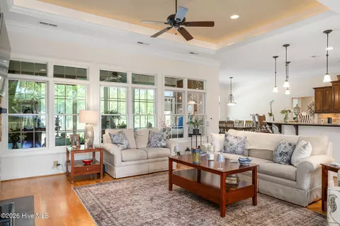 Living - 152 E Winding Way, Wallace, NC 28466 photo 1 of 2