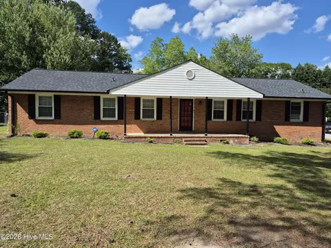 3000 Ridgecrest Dr, Rocky Mount, NC 27803