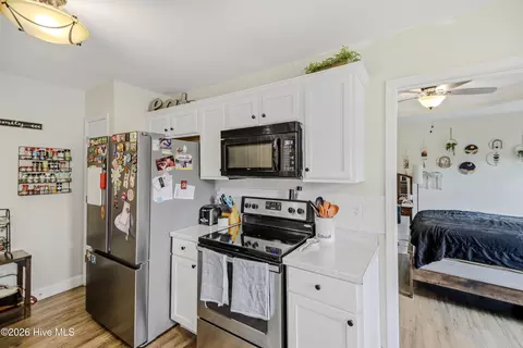 Kitchen - 104 Van Riggs Rd, Hubert, NC 28539 photo 4 of 4