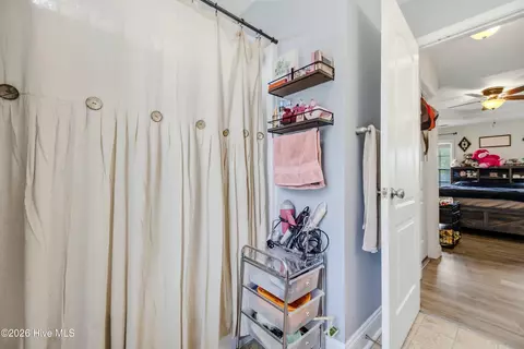 Bath - 104 Van Riggs Rd, Hubert, NC 28539 photo 2 of 4