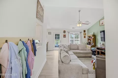 Entry Way - 104 Van Riggs Rd, Hubert, NC 28539 photo 1 of 5
