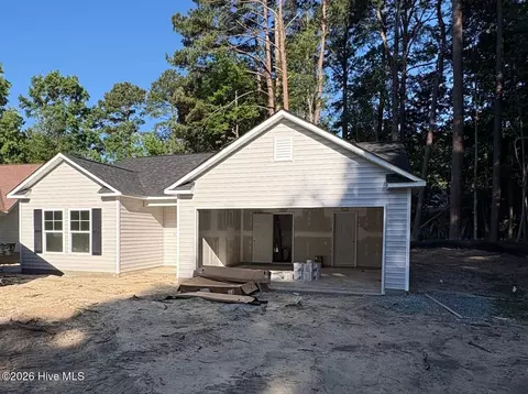 6446 Niblick Rd, Grifton, NC 28530