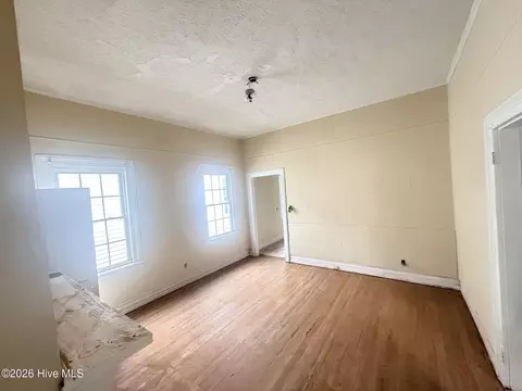 Living - 413 Crawford Ave, Augusta, GA 30904 photo 2 of 4