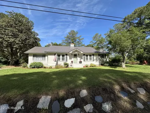 17060 Saint Johns Church Rd, Laurel Hill, NC 28351