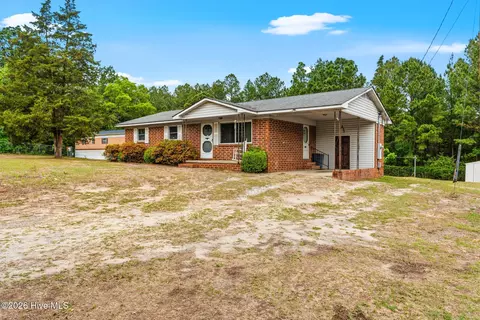 112 Jefferson Dr, Hoffman, NC 28347
