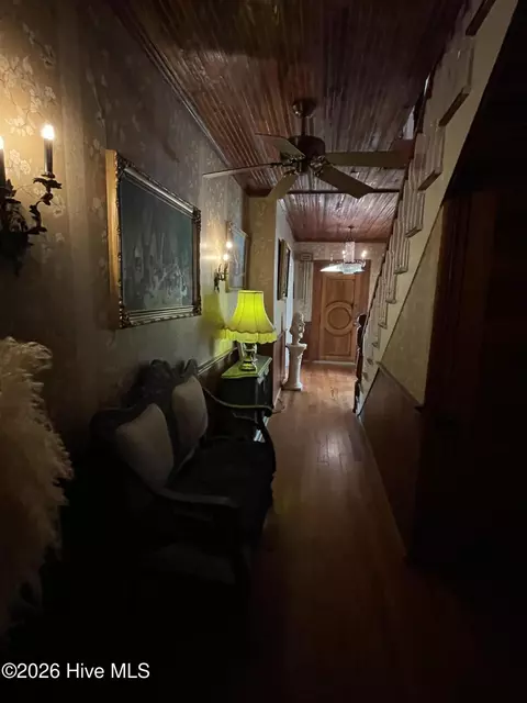 Entry Way - 503 E Robert Toombs Ave, Washington, GA 30673 photo 4 of 5