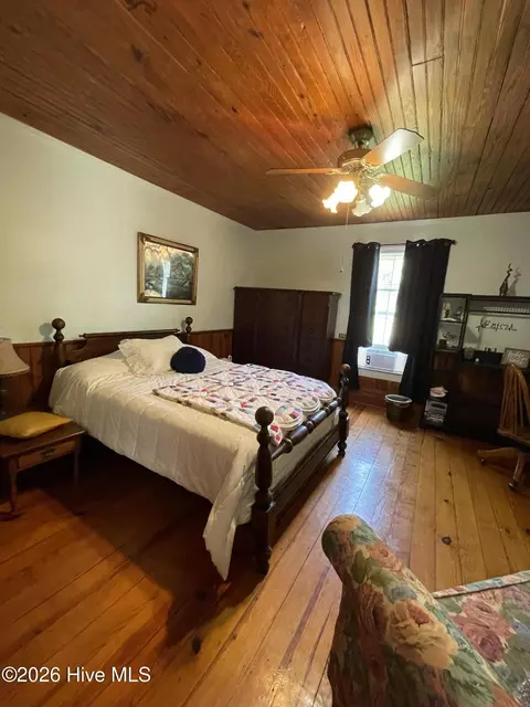 Bedroom - 503 E Robert Toombs Ave, Washington, GA 30673 photo 2 of 3