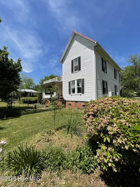 Exterior - 503 E Robert Toombs Ave, Washington, GA 30673 photo 5 of 8