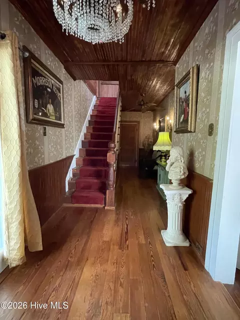 Entry Way - 503 E Robert Toombs Ave, Washington, GA 30673 photo 3 of 5