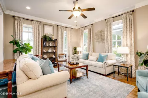 Living - 2082 Egret Cir, Evans, GA 30809 photo 3 of 5
