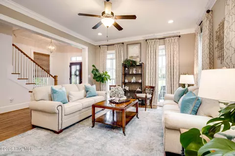 Living - 2082 Egret Cir, Evans, GA 30809 photo 4 of 5