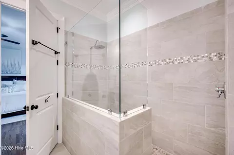 Bath - 2082 Egret Cir, Evans, GA 30809 photo 1 of 5