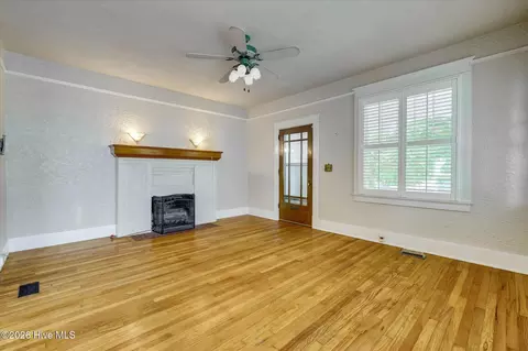 Living - 1442 Johns Rd, Augusta, GA 30904 photo 4 of 10