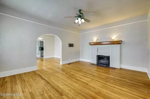 Living - 1442 Johns Rd, Augusta, GA 30904 photo 5 of 10