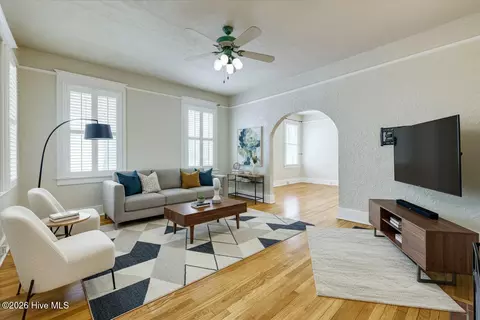 Living - 1442 Johns Rd, Augusta, GA 30904 photo 1 of 10