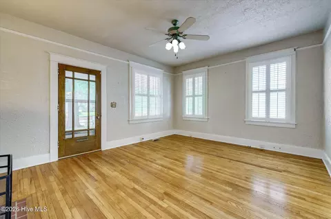 Living - 1442 Johns Rd, Augusta, GA 30904 photo 3 of 10